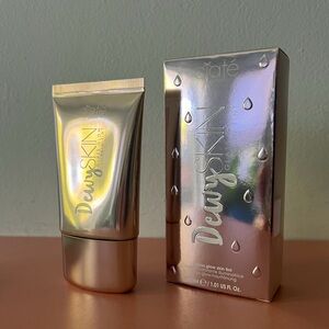 Ciaté Dewy Skin Glass Glow Skin Tint NIB 30 ml